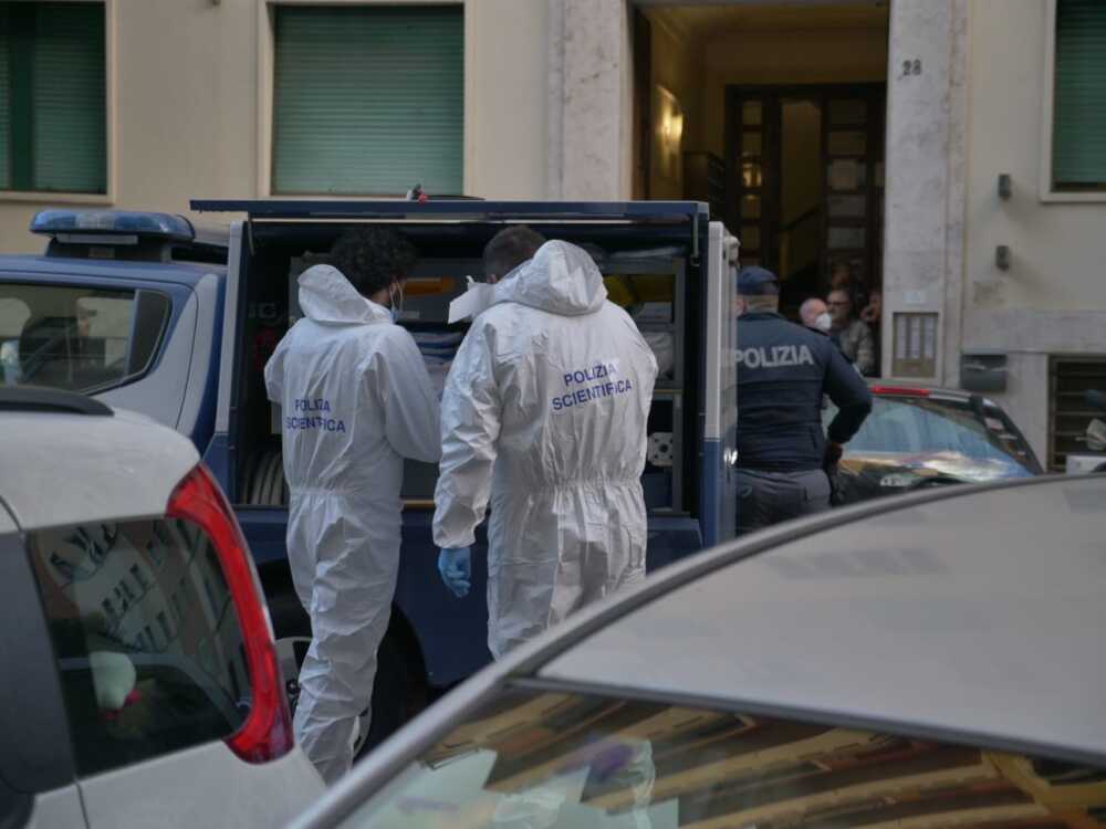 omicidio prostitute roma polizia scientifica 1