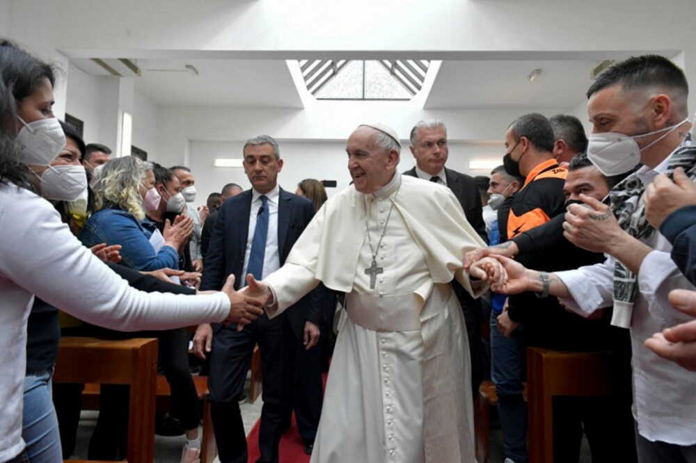 papa francesco carcere civitavecchia 1