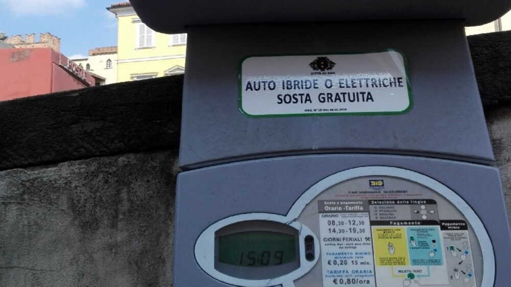 parcometro parcheggi bli sosta gratis auto ibride elettriche