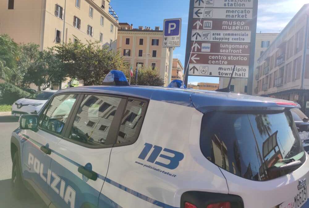 Senza fissa dimora danneggia le auto, denunciato dalla Polizia a Civitavecchia