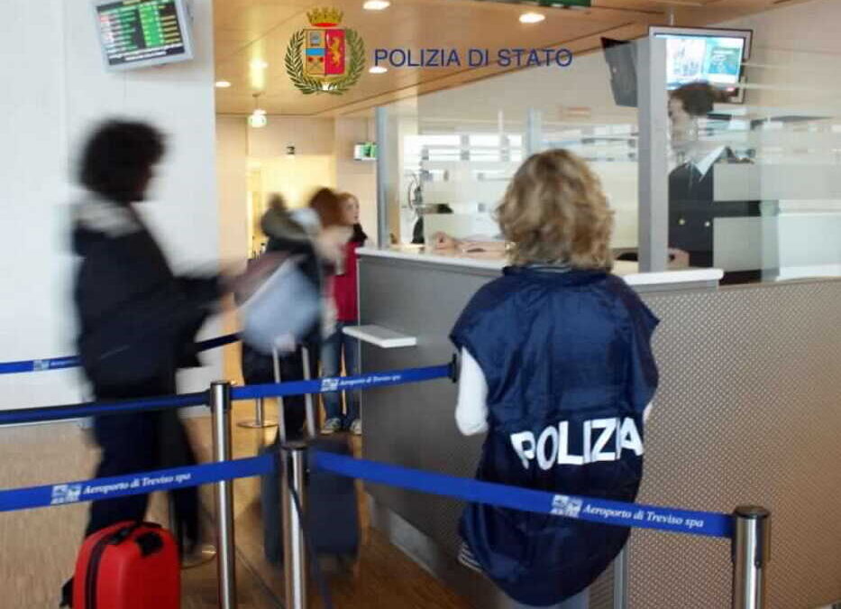 Visti falsi con tre minori, bloccata una guineana a Fiumicino