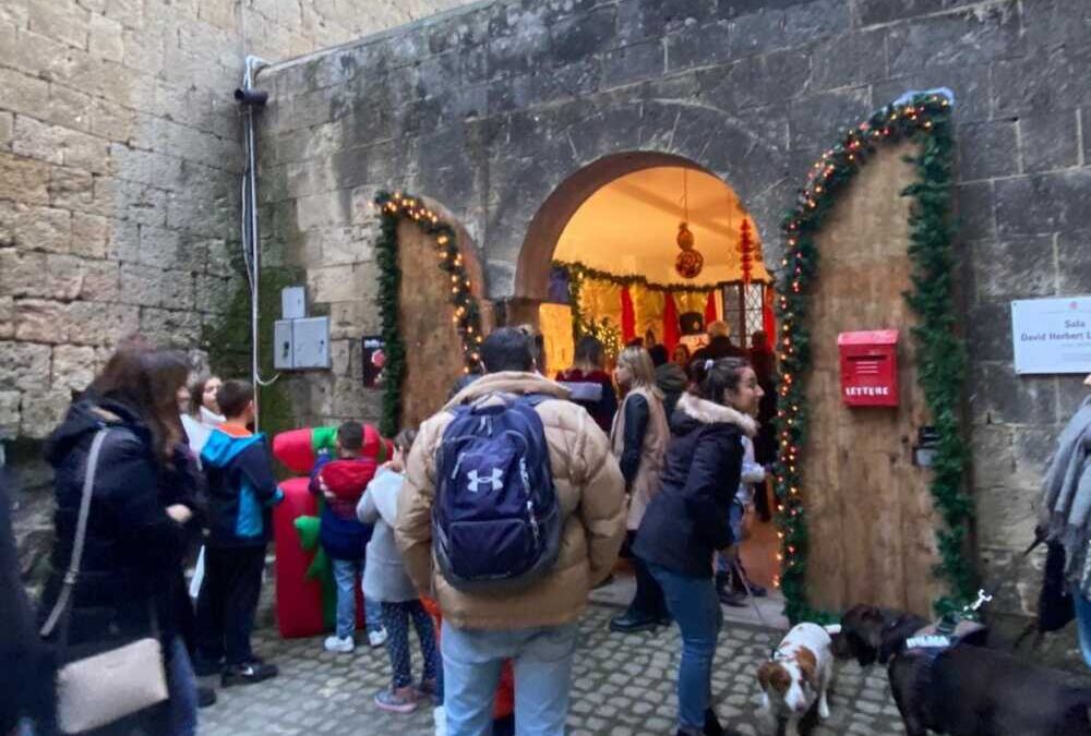 Babbo Natale oggi e domani apre l’ufficio postale e la fabbrica di giocattoli a Tarquinia