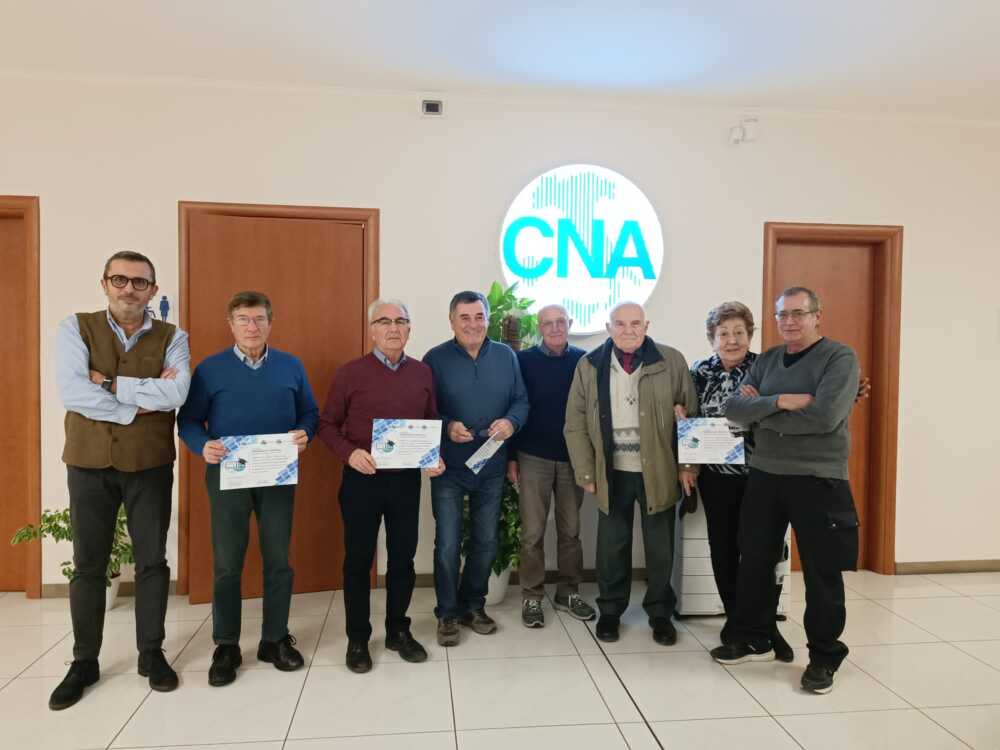Un altro gruppo dei partecipanti al corso 2 cna pensionati corso pc
