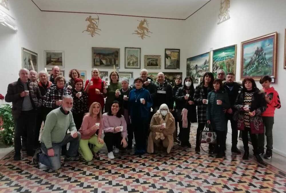 La sindaca di Tolfa brinda con le associazioni in Pinacoteca