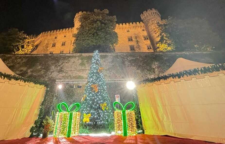 A Bracciano il “Natale è” in piazza del Castello: iniziative e mercatini nel weekend