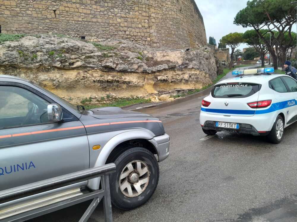 masso caduto mura tarquinia masso caduto mura tarquinia