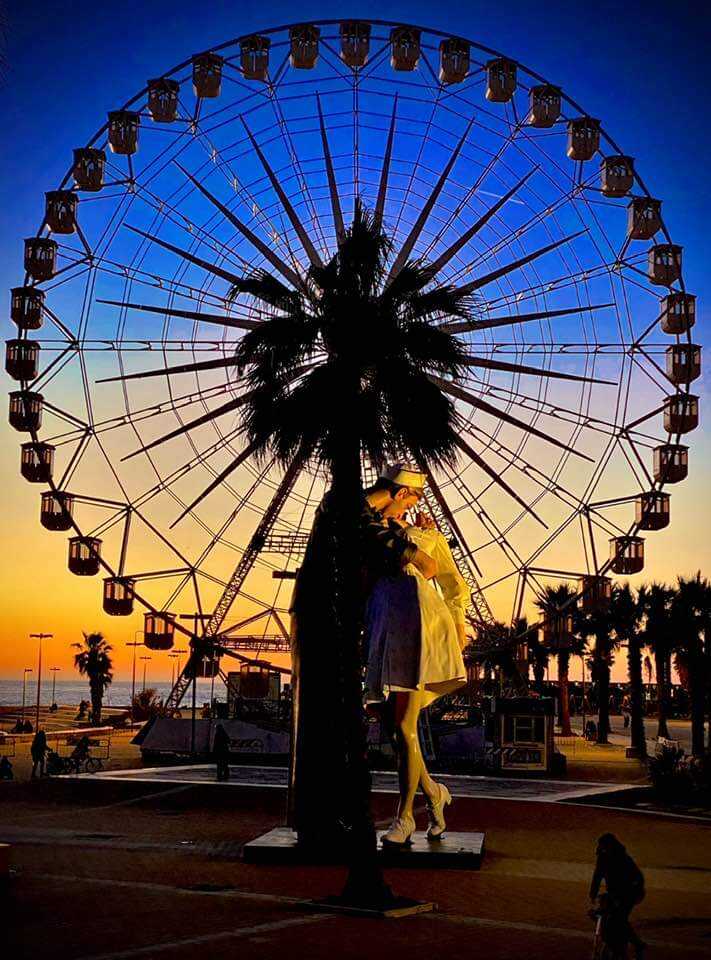 ruota panoramica civitavecchia statua bacio 2 ruota panoramica civitavecchia statua bacio 2