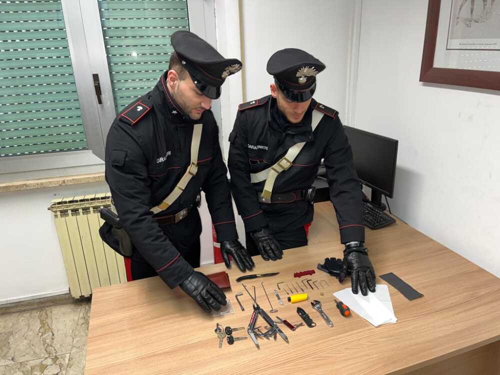 carabinieri scasso