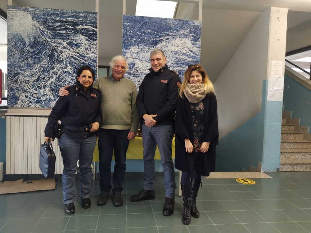 “Train to be cool” polizia melone “Train to be cool” polizia melone