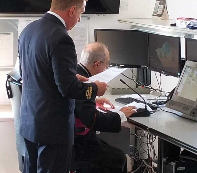 Benedizione di Capodanno del vescovo Ruzza via radio per equipaggi e portuali di Civitavecchia