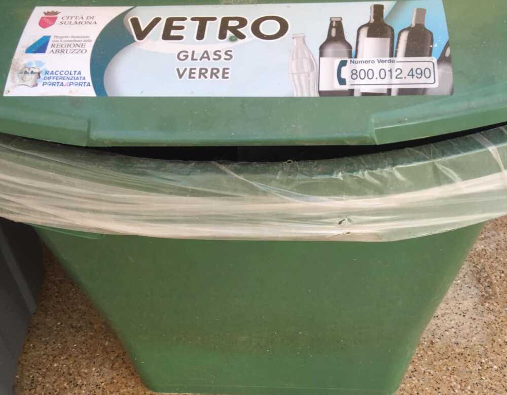 vetro raccolta mastello