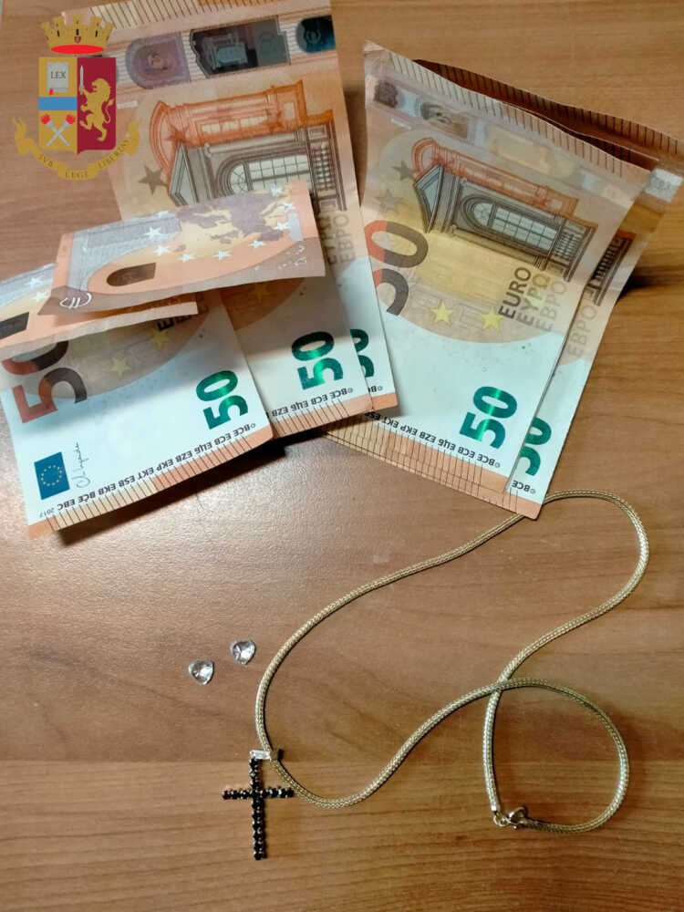 Appio polizia gioielli anziani