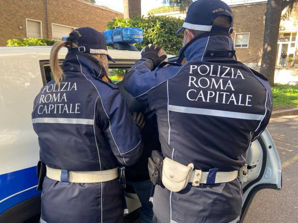 Arresto archivio Polizia Locale roma capitale