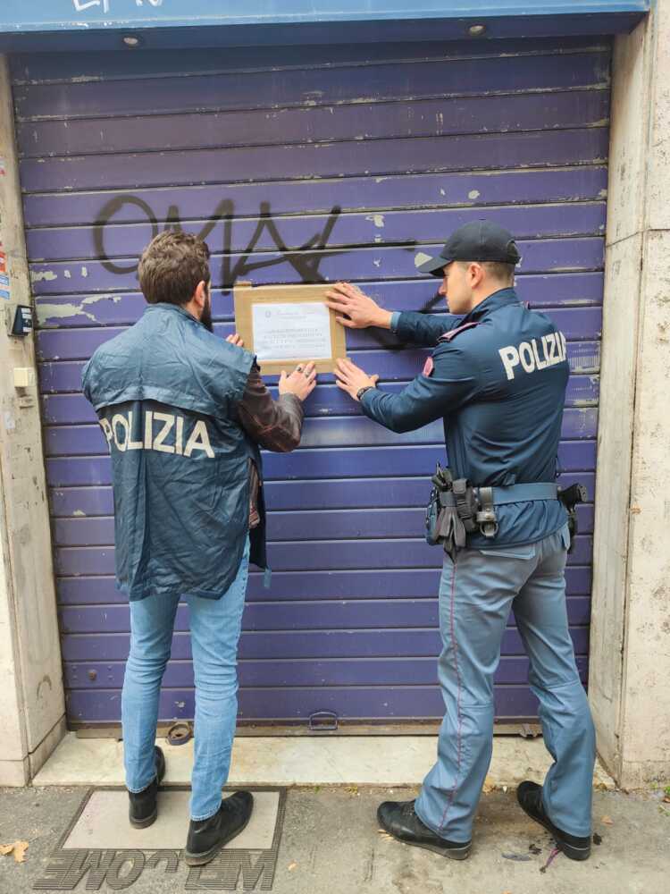 polizia sigilli centro massaggi