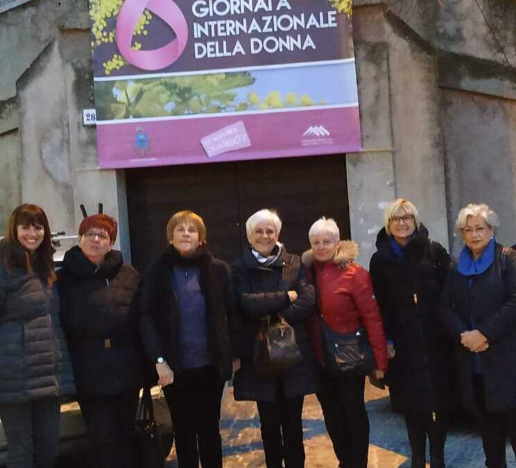 Otto marzo, per la “Giornata della donna” il gruppo “Se non ora, quando?” colora Allumiere di rosa e di giallo