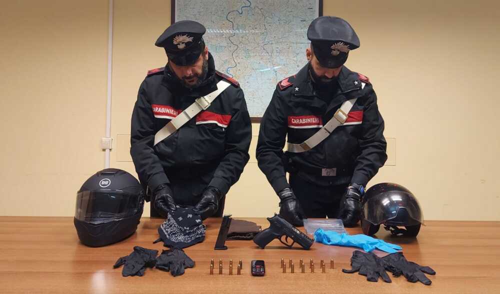 carabinieri sequestro pistola proiettili