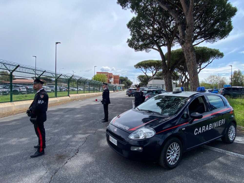 Operazione Carabinieri Polizia Militare di Roma Ciampino (1) Operazione Carabinieri Polizia Militare di Roma Ciampino (1)