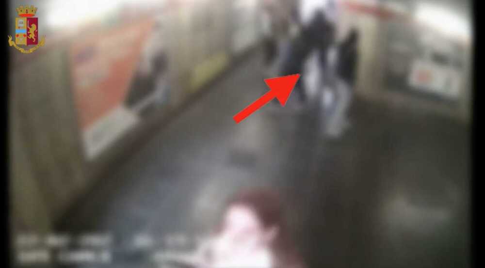 minori bulli metro rapine