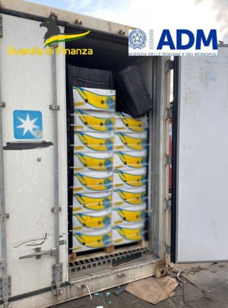 banane porto civitavecchia dogane finanza