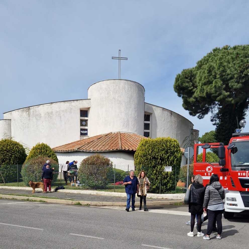 parrocchia san francesco cerenova dopo incendio parrocchia san francesco cerenova dopo incendio