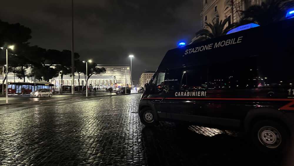 CONTROLLI DEI CARABINIERI A TERMINI (4)