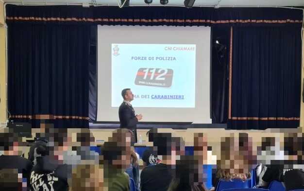 A lezione di legalità con i carabinieri: gli incontri all’IC “Via Soriso”