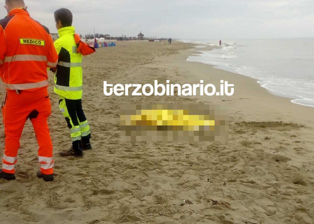 cadavere donna passoscuro spiaggia (22) cadavere donna passoscuro spiaggia (22)
