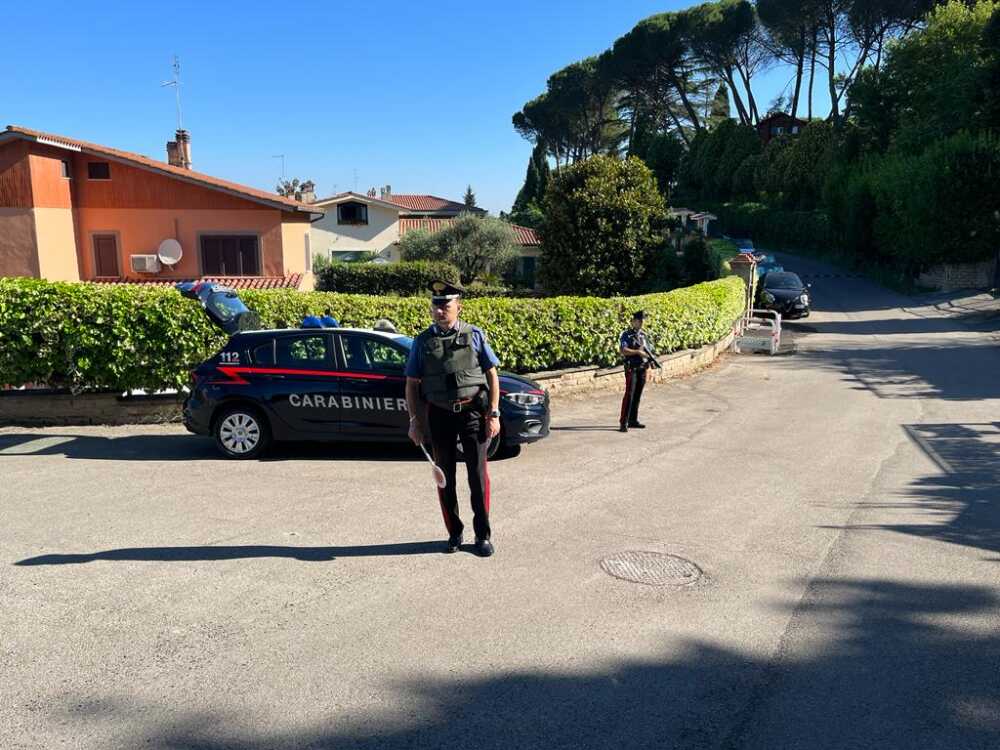 BRACCIANO – Controlli dei Carabinieri a Rignano Flaminio blocco (2) BRACCIANO - Controlli dei Carabinieri a Rignano Flaminio blocco (1)