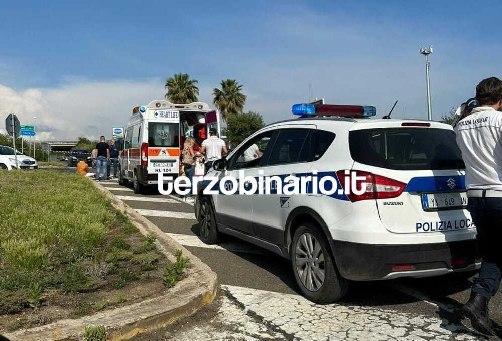 incidente via terme traiano bivio a12 municipale ambulanza civitavecchia 11