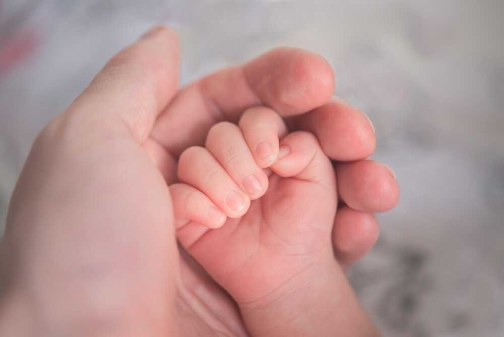 neonato manina