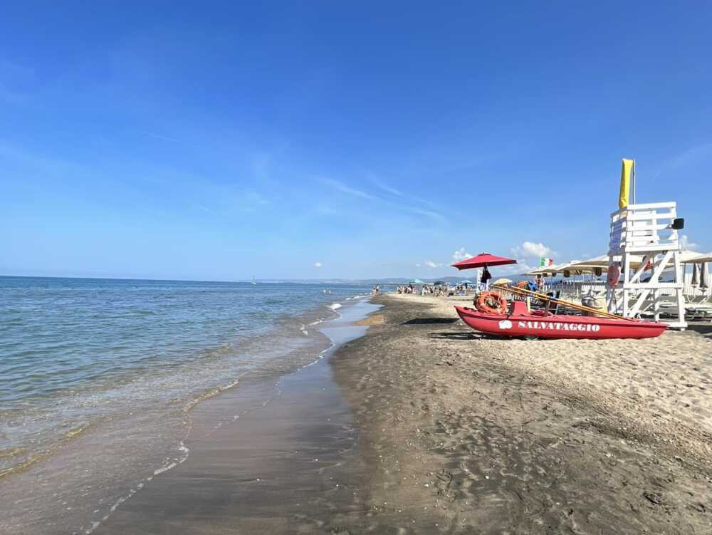 torrette salvataggio cerenova spiaggia