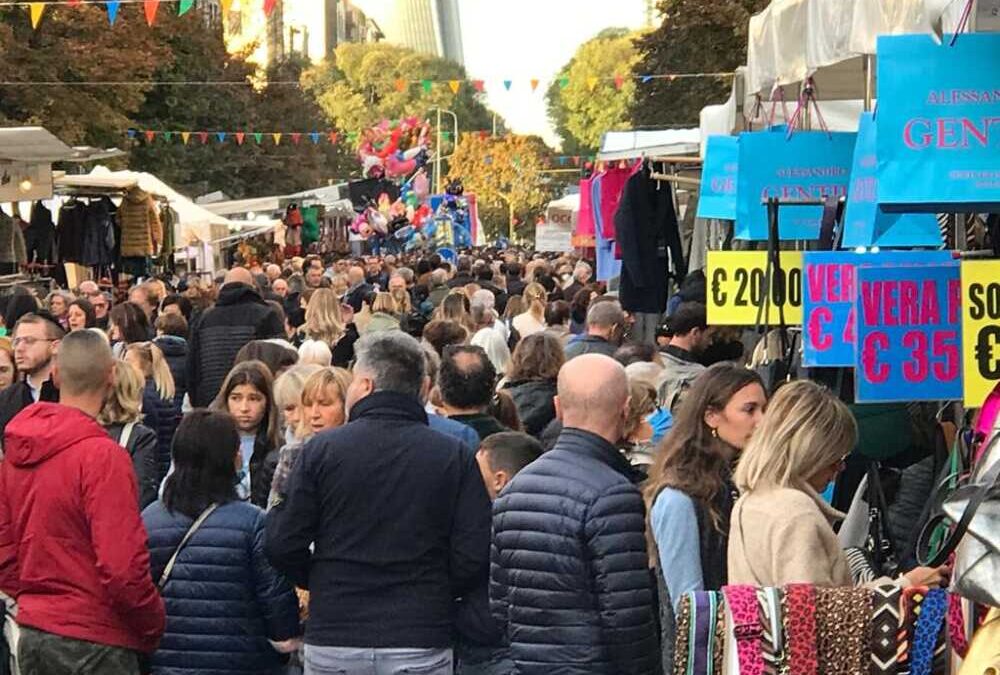 Domenica a Santa Marinella Gli Ambulanti di Forte dei Marmi
