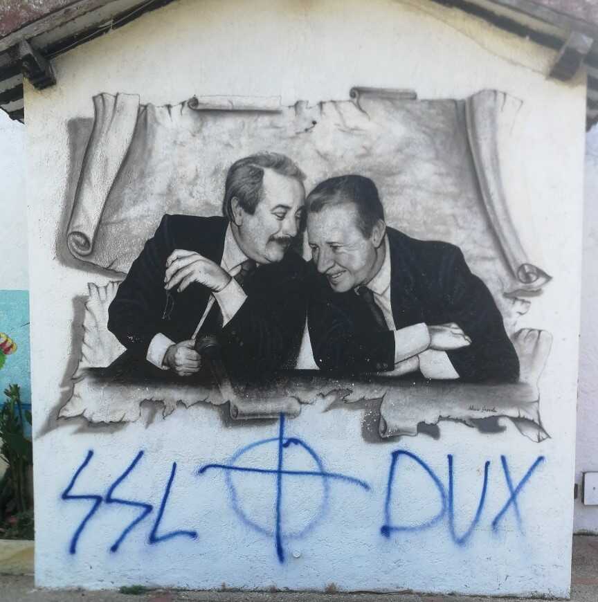 falcone borsellino murale imbrattato