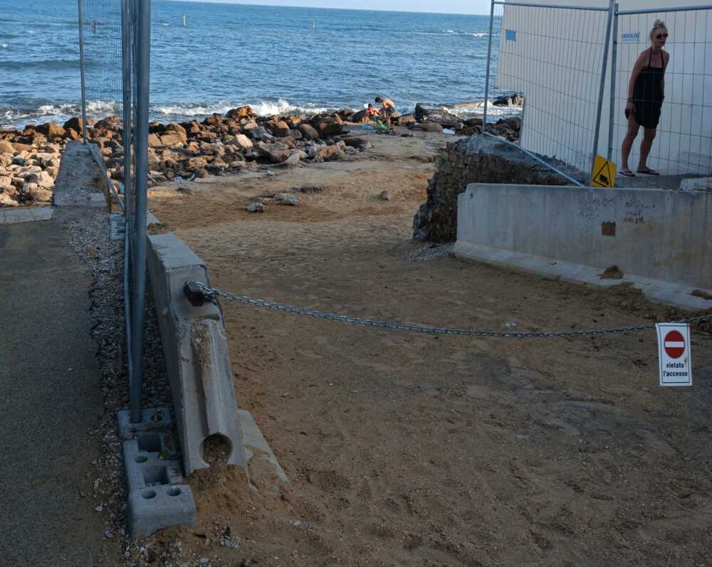 ingresso spiaggia mare santa marinella via padre reginaldo giuliani