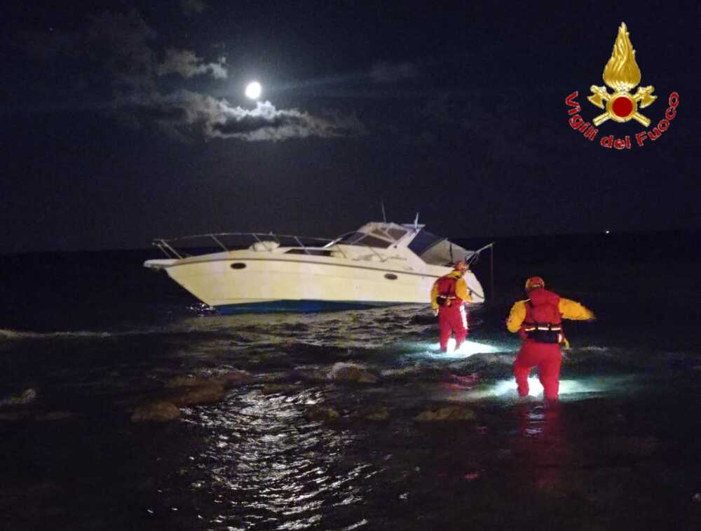 motoscavo barca marina civitavecchia vvf vigili fuoco pompieri civitavecchia (3)