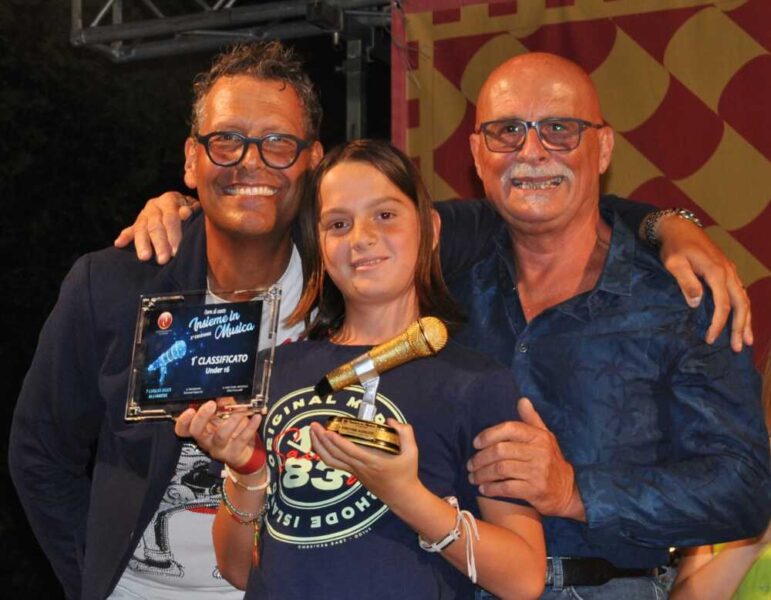 max petronilli coi vincitori insieme in musica 2023