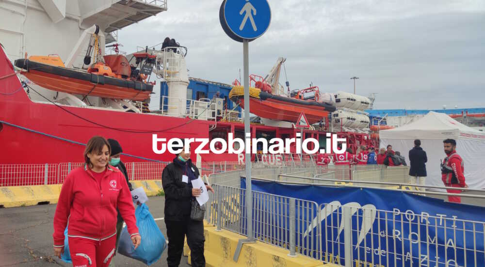 ocean viking civitavecchia migranti 2