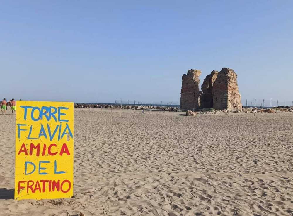 spiaggia torre flavia fratino