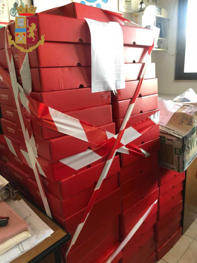 truffa supermercati polizia