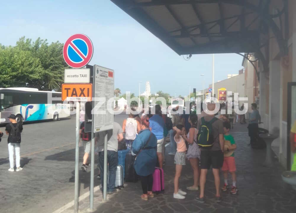 turisti croceristi stazione civitavecchia 3