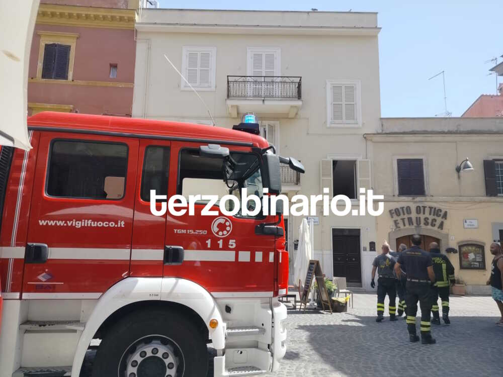 vvf vigili fuoco pompieri centro storico cerveteri