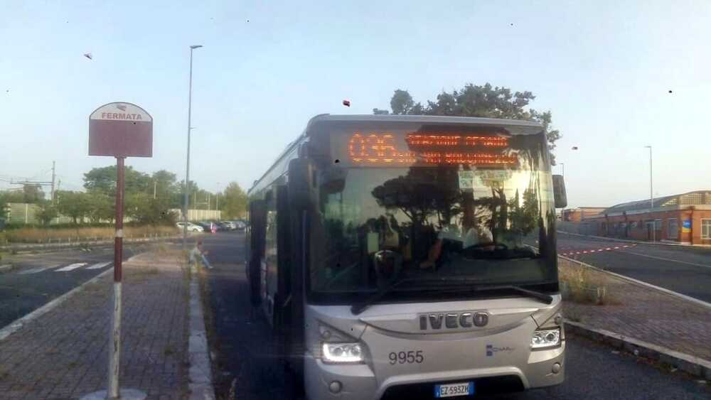 Pochi autobus e collegamenti scarsi a Cesano, il disappunto di una lettrice