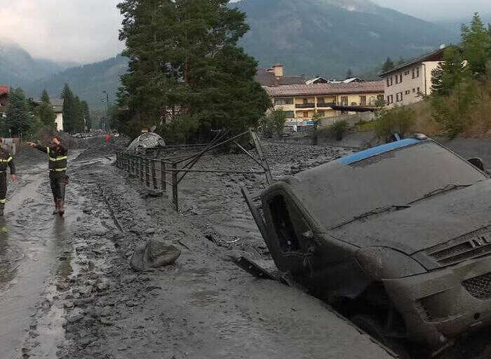 Bardonecchia, i 6 salvati su un caper trascinato da piena