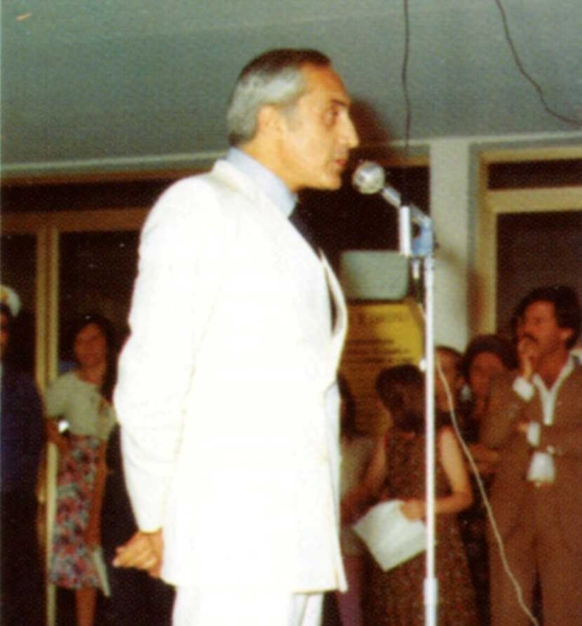 Gandini negli anni ’70 durante il suo mandato di Sindaco. (Foto tratta da LADISPOLI UN LUNGO VIAGGIO NEL TEMPO, Ediz. CISU) Gandini negli anni '70 durante il suo mandato di Sindaco. (Foto tratta da LADISPOLI UN LUNGO VIAGGIO NEL TEMPO, Ediz. CISU)