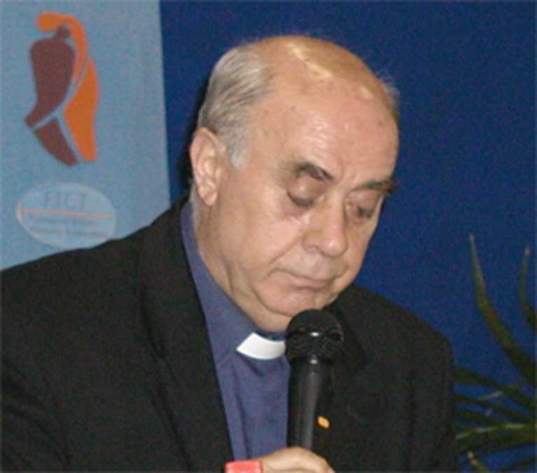 Domani Tolfa ricorda don Egidio Smacchia con una messa e una targa