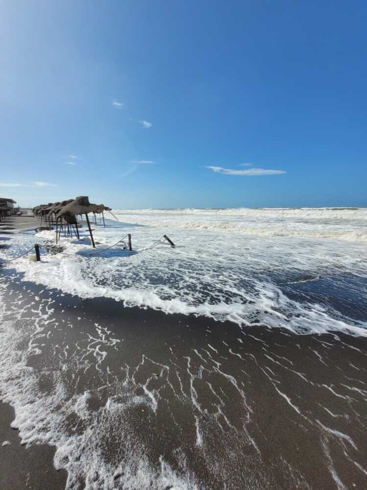 mareggiata e maltempo a campo di mare