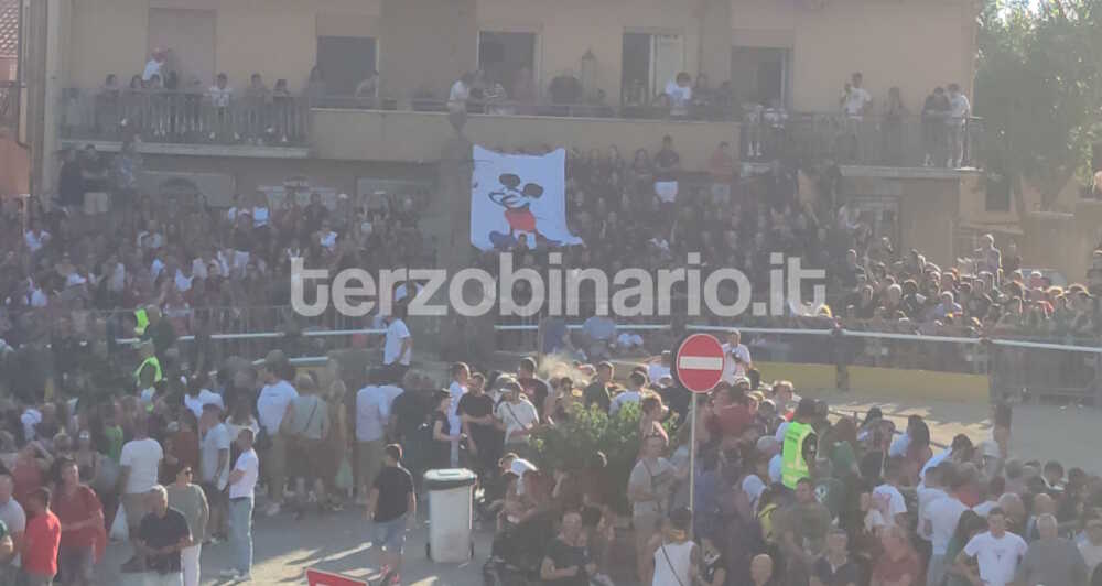 palio allumiere 2023 polveriera striscione topolino