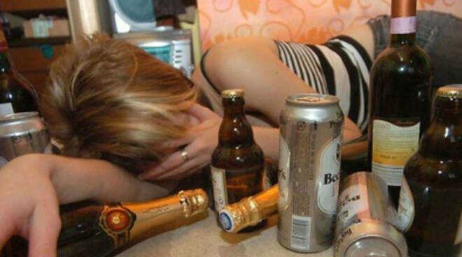 ragazza ubriaca ragazza ubriaca