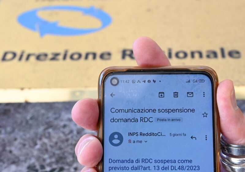 reddito di cittadinanza sms sospeso