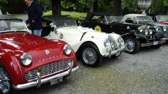Sfilata di auto storiche alla Sagra della Salsiccia di Borgo San Martino